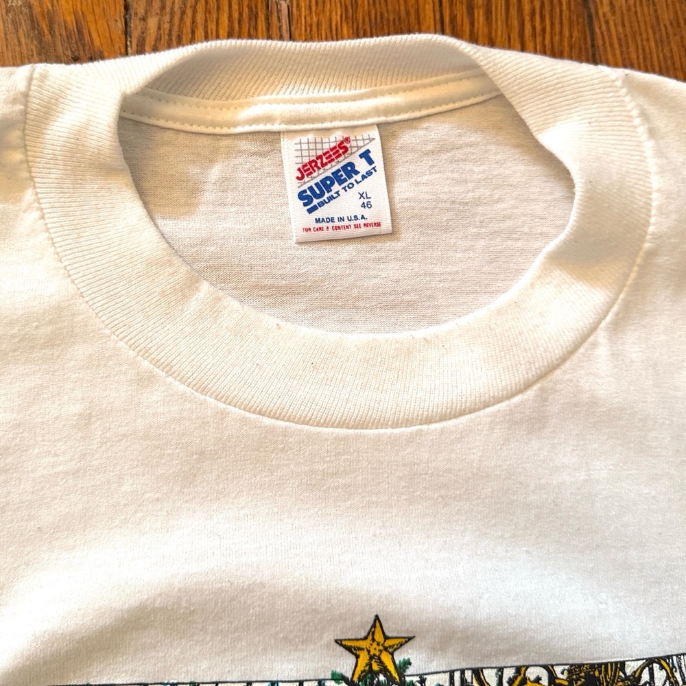 1989 Happy Holidays Vintage Christmas T-Shirt - Picture 3 of 11